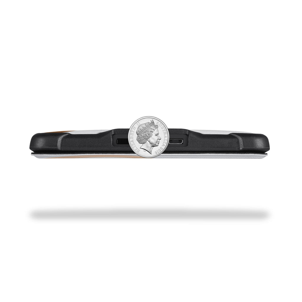 Thin and lightweight design allows for hours of comfortable reading