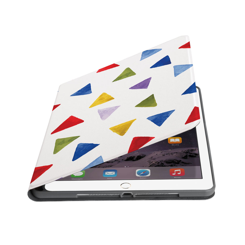 Auto wake and sleep function of the personalized iPad folio case with Geometry Pattern design