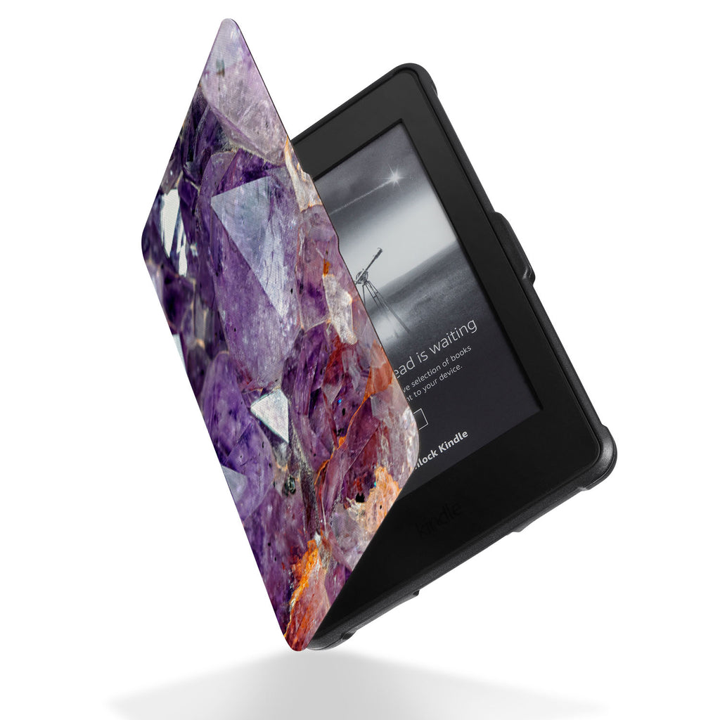 Reinforced rubber bumpers on the corners to protect your Kindle Paperwhite