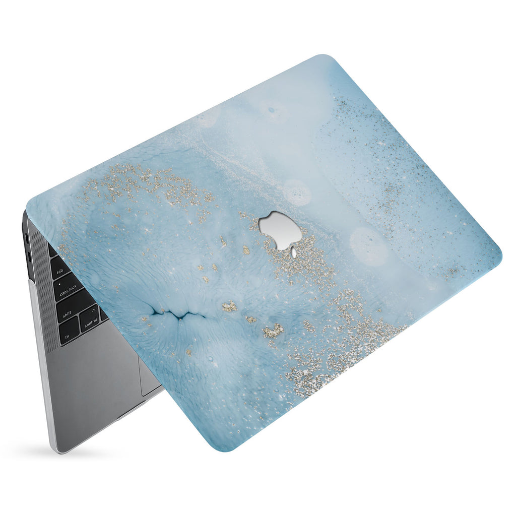 hardshell case with Marble Gold design has matte finish resists scratches